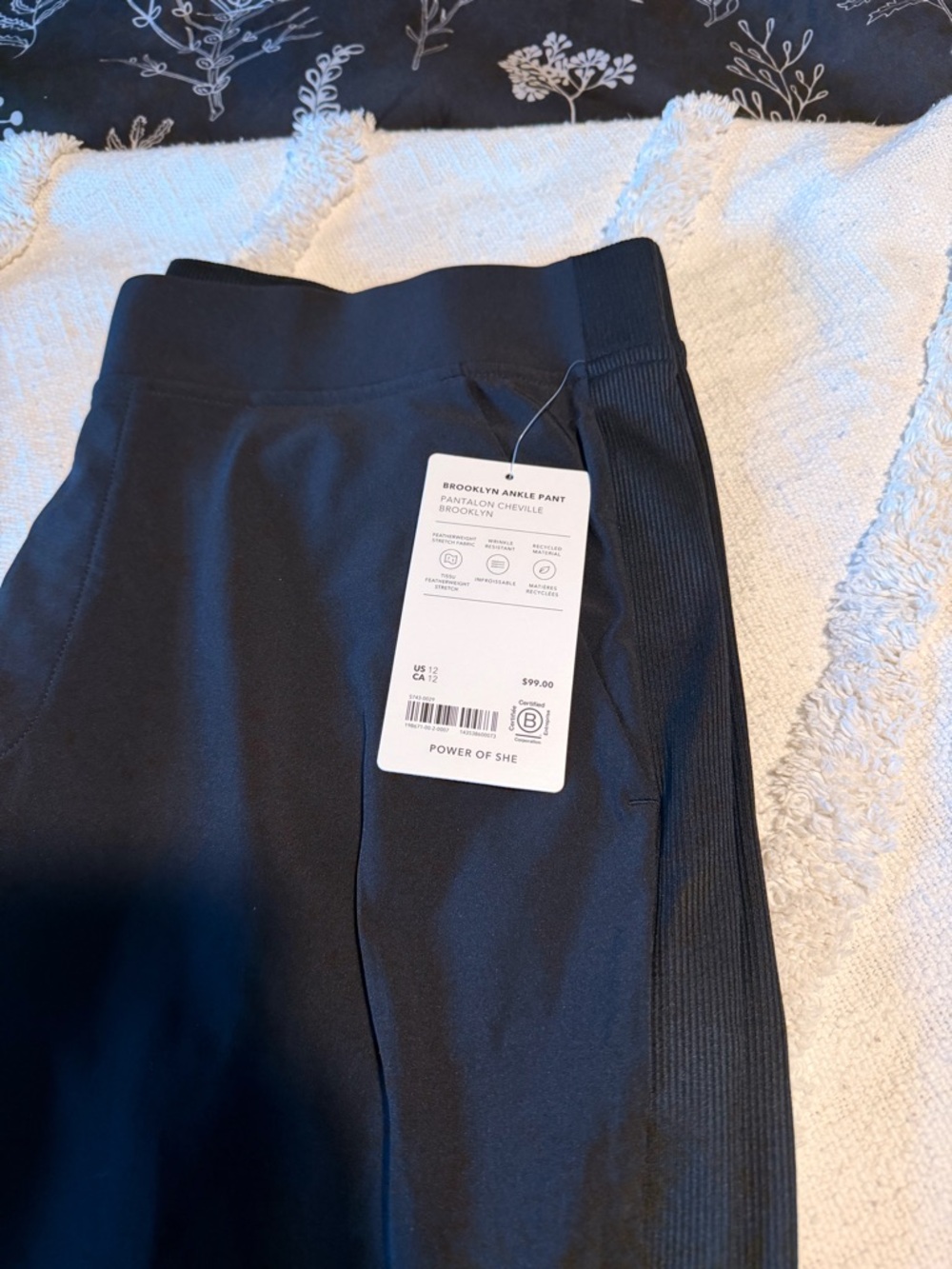lululemon athletica Black Ankle Crop Pants